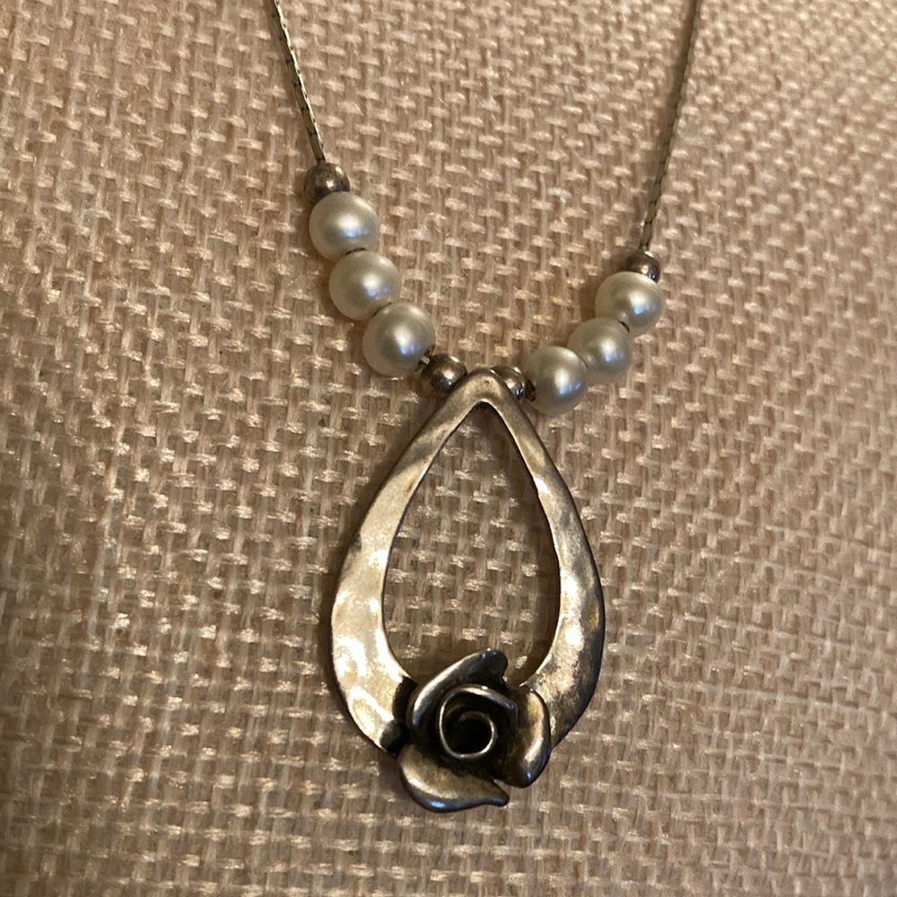 Sterling Silver/Pearl Hammered Oval Rose Necklace Made in Israel Like Ne…